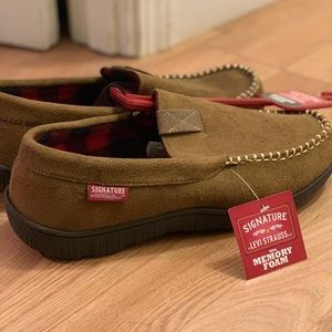 signature by levi's men's venetian moccasin slipper